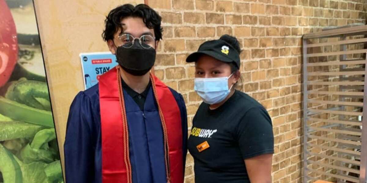 Graduate appreciates woman who fed him in school for 4 years, makes their photo together his favorite