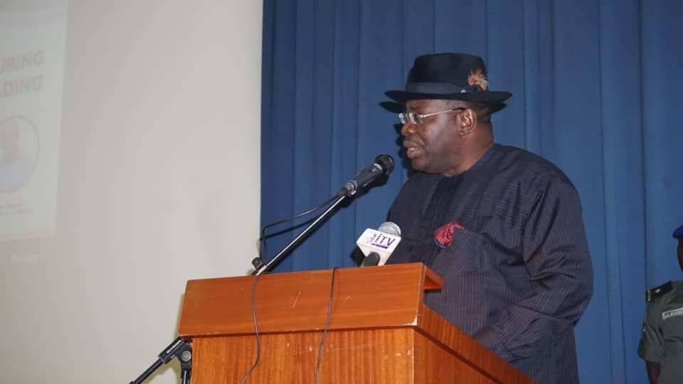 Bayelsa: Masu rike da mukaman siyasa sun tare wa gwamna hanya a kan hakkokinsu