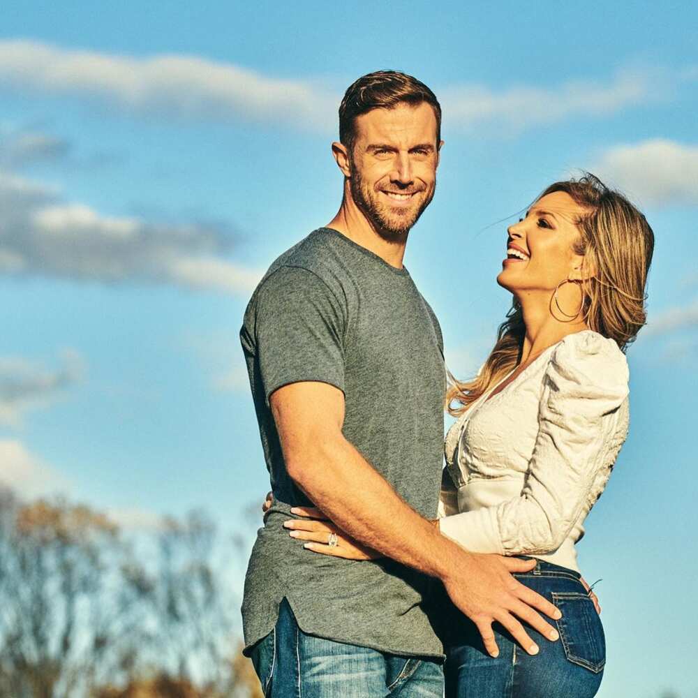 Who is NFL quarterback Alex Smith's wife Elizabeth Barry?