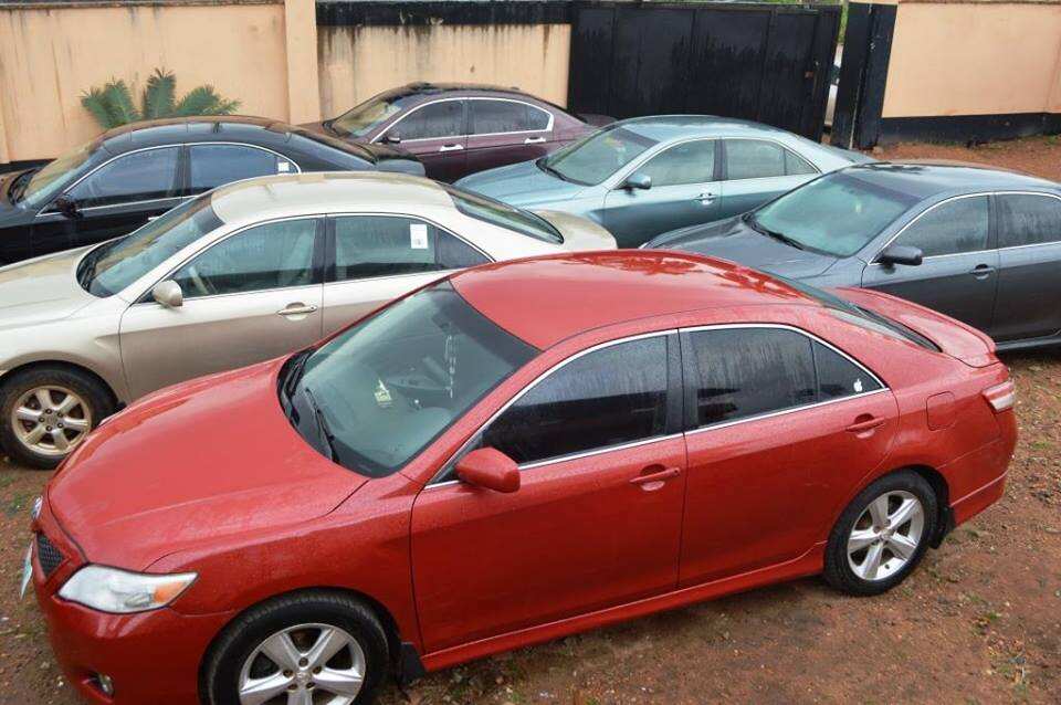 Trouble for 24 OOU students as EFCC recovers charms, cars and others from them (photos)