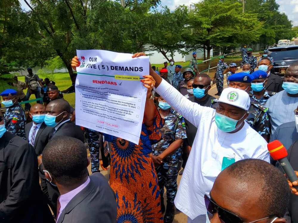 Governor Ugwuanyi addresses #EnuguEndSarsProtest protesters