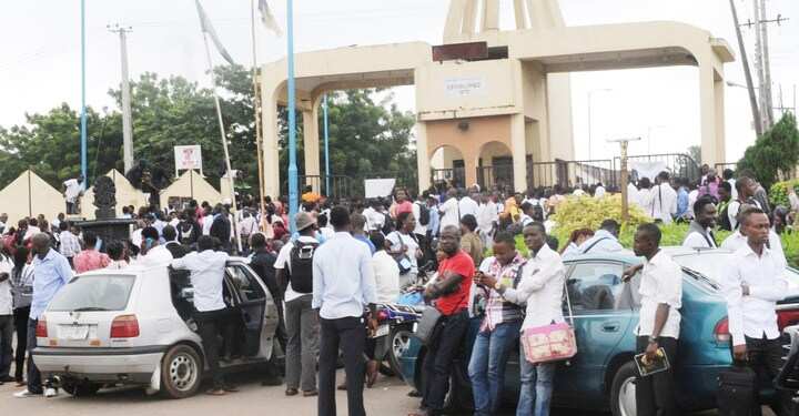 Students give FG 14-day ultimatum to reopen tertiary institutions