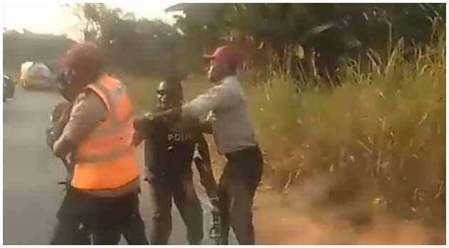 FRSC Officials, Soldiers, fighting
