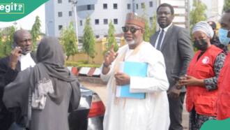Badaƙalar 19.4bn: An samu matsala yayin gurfunar da Ministan Buhari da ɗan uwansa a kotu