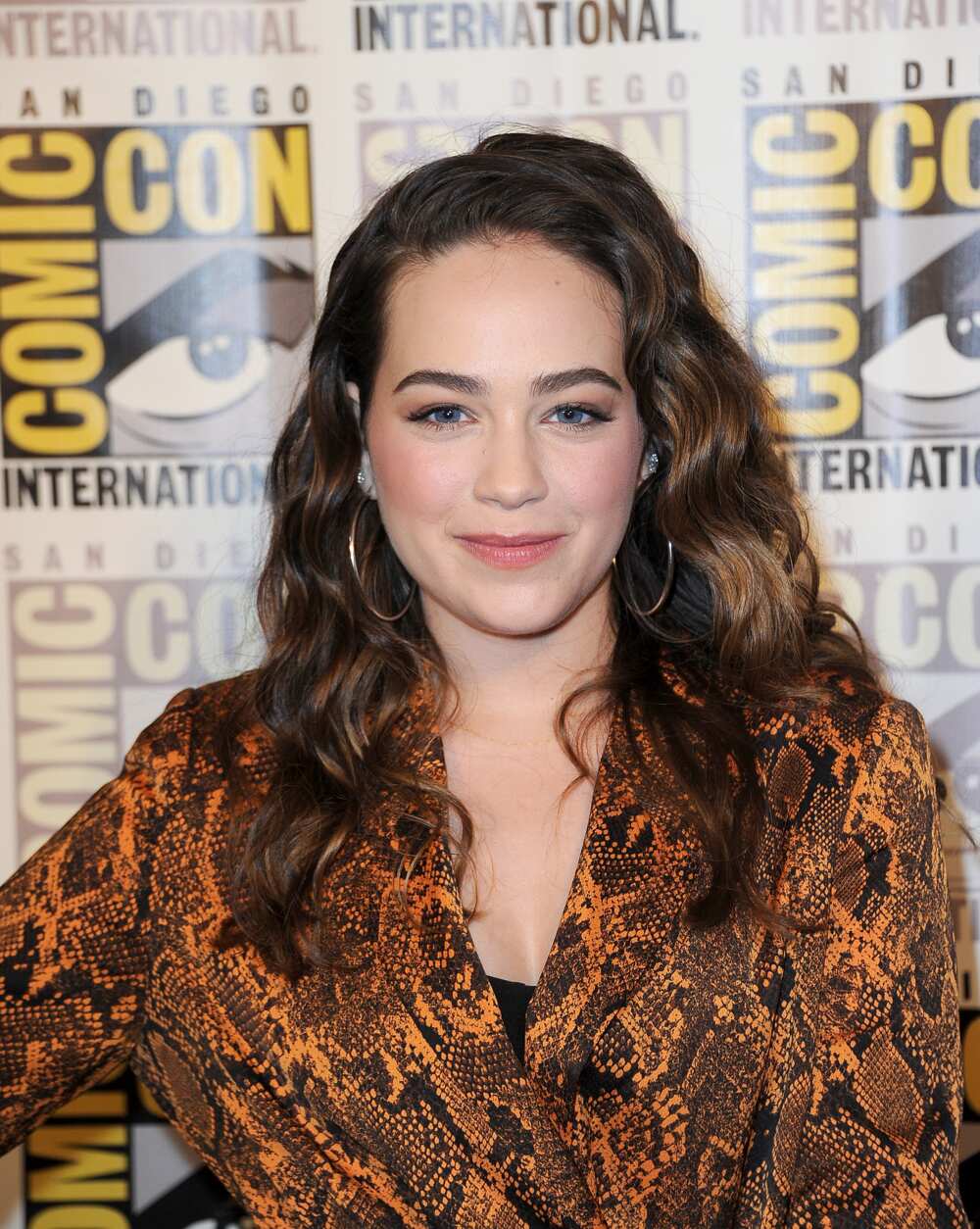 Mary Mouser age