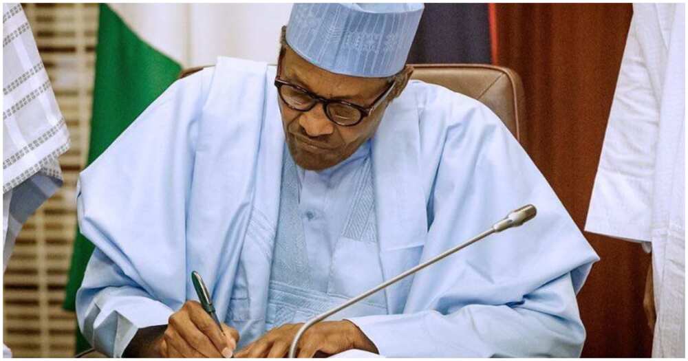 Coronavirus: Buhari commends Nigerians as he extends lockdown by two weeks (full statement) Coronavirus: Buhari commends Nigerians as he extends lockdown by two weeks (full statement)