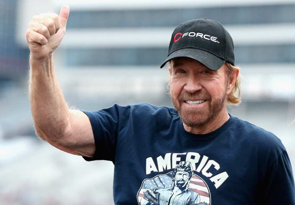 chuck norris thumbs up funny