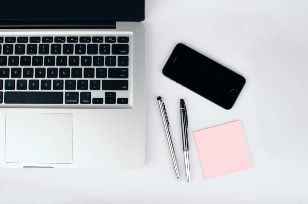 Is texting better than emailing? Is texting better than emailing?