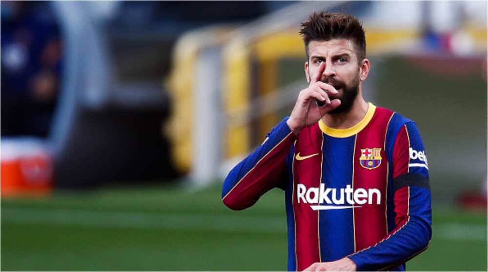 Barcelona star Pique blasts striker during astonishing argument as PSG dominate at Nou Camp