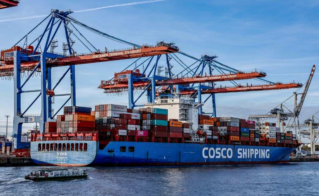 Deutschland sagt, dass die umstrittene chinesische Beteiligung am Hamburger Hafen weitergeführt wird