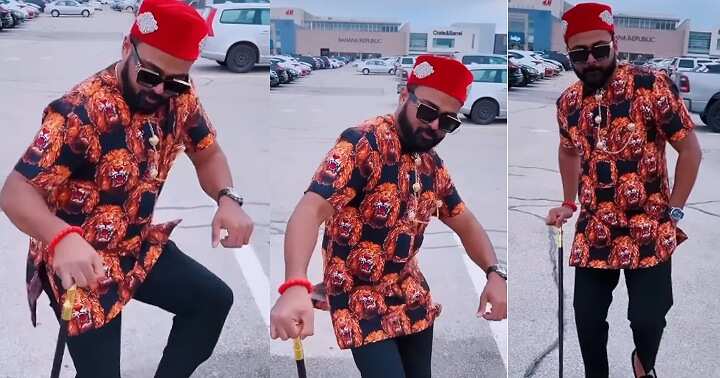 Oyibo man breaks internet with adorable dance moves
Source: Instagram/Tunde Ednut