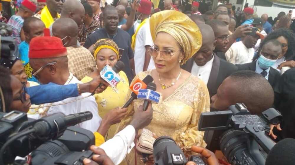 Mari mai kwance kunne: Sabon bidiyo ya nuna yadda matar Obiano ta takali fadan Bianca Ojukwu