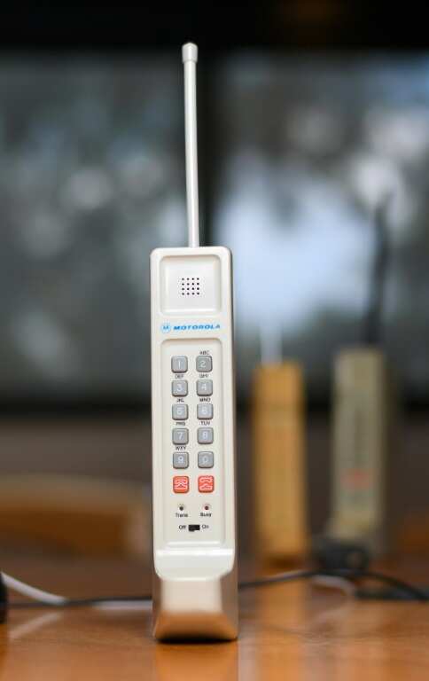 The first cell phone weighed over a kilogram (2.5 pounds) and its battery could sustain just 25 minutes of talking The first cell phone weighed over a kilogram (2.5 pounds) and its battery could sustain just 25 minutes of talking