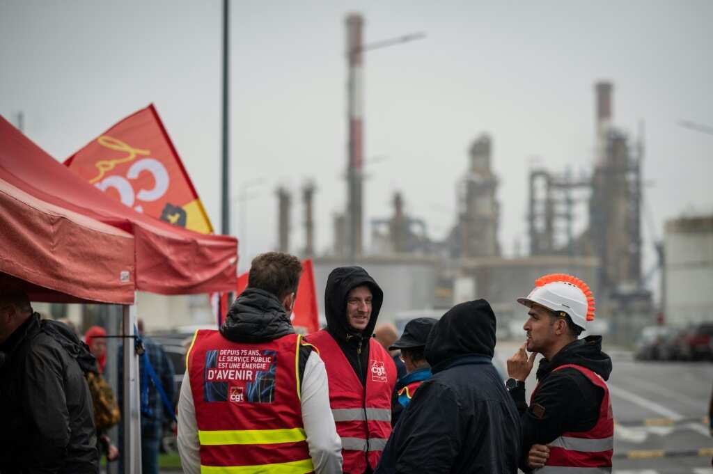 Protesters set to march in Paris as French refinery strikes continue