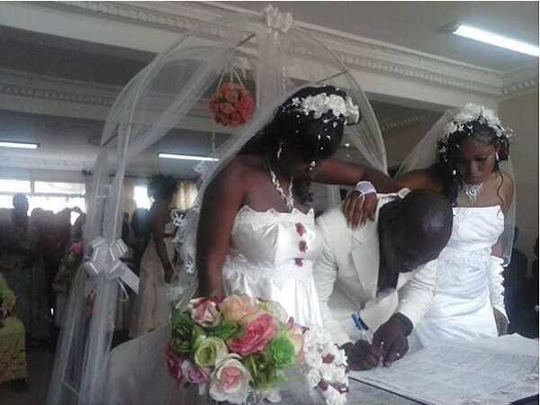 Man ties the knot with two different woman on the same day