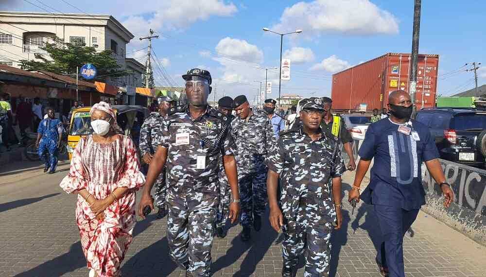 EndSARS: Protesters force Lagos police chief to trek 10km