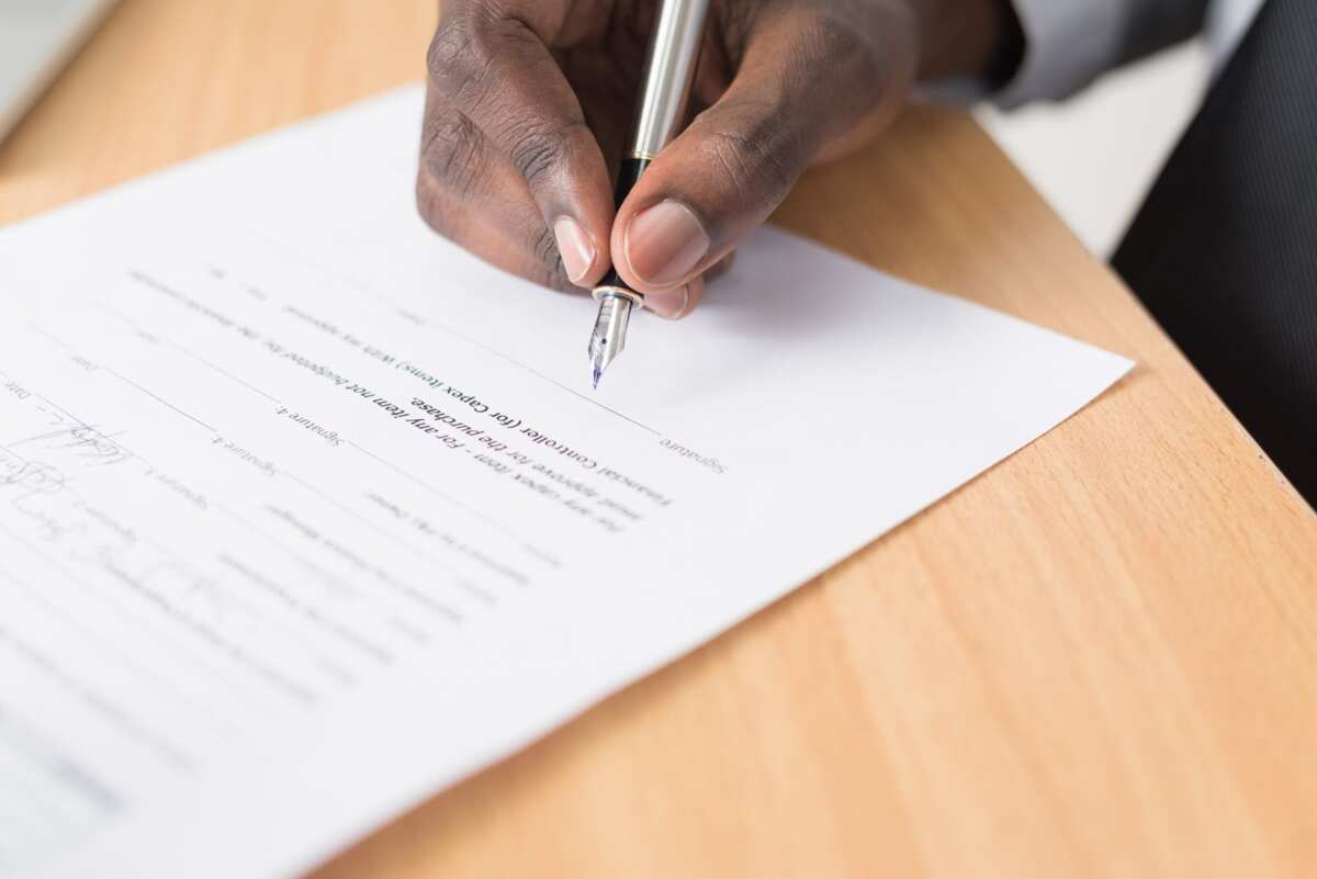 how to end a cover letter signature