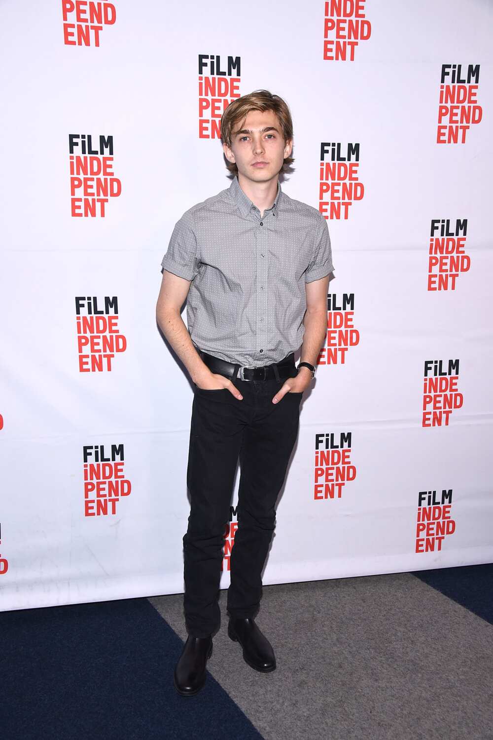 Austin Abrams' height