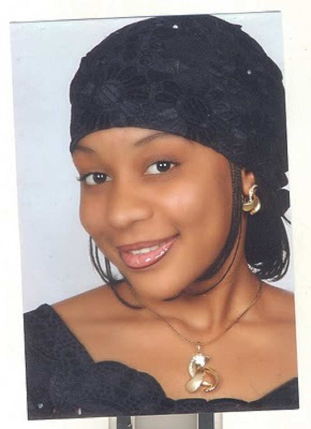 'Yan matan Kannywood 4 da suka rasu da kuruciyarsu (Hotuna) 'Yan matan Kannywood 4 da suka rasu da kuruciyarsu (Hotuna)
