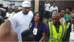 Lagos Decides 2023: Tension as hoodlums attack polling units in Lekki, steal ballot boxes