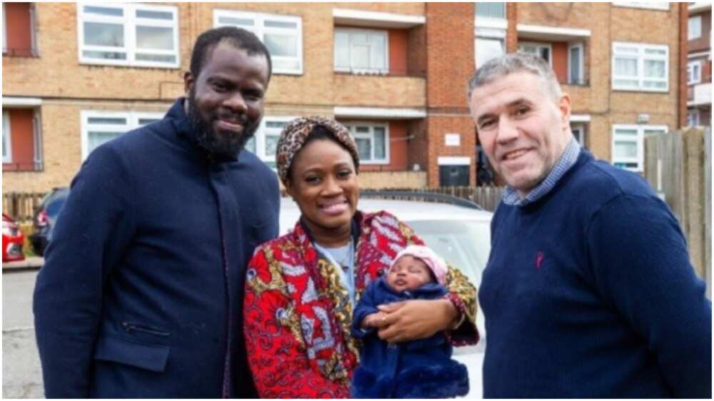 Woman delivers baby girl in Taxi on her way to the hospital