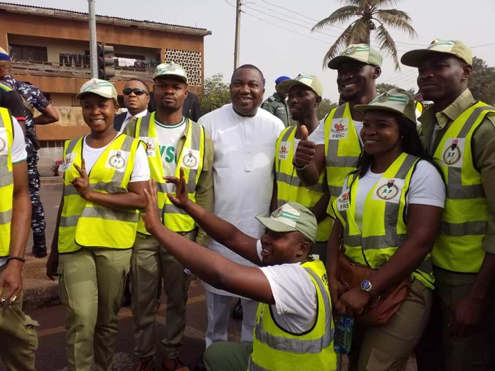 Governor Ugwuanyi, EFCC, Corps members march against corruption in Enugu