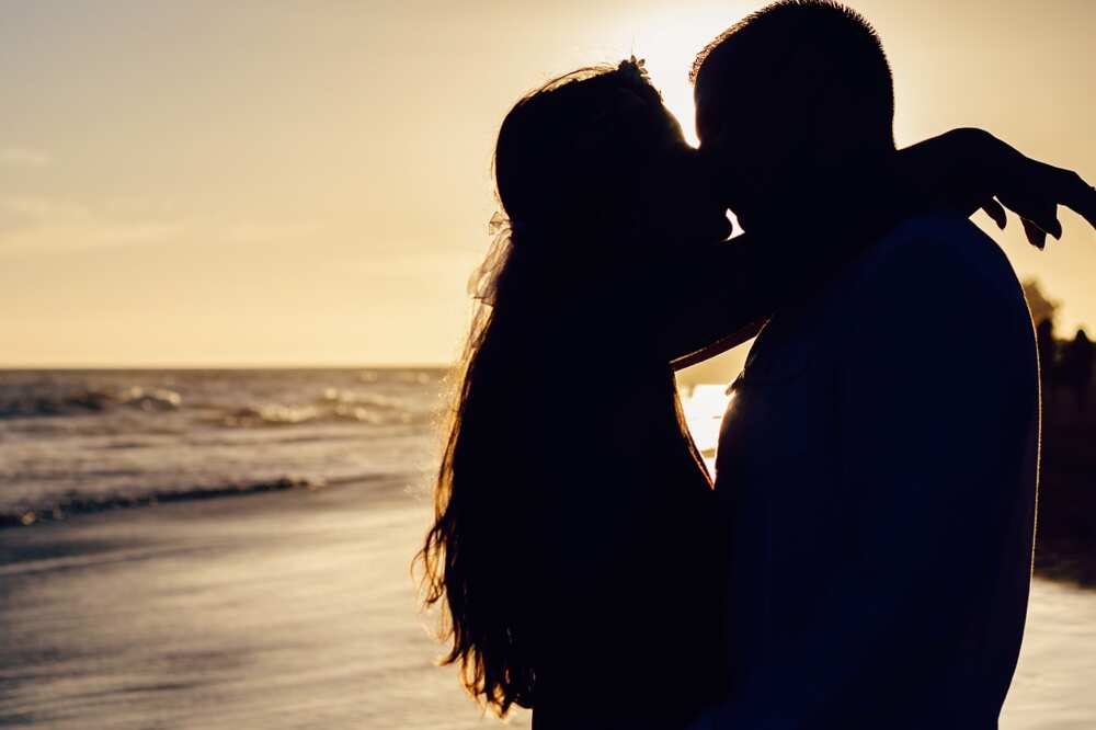 How to tell if your crush likes you How to tell if your crush likes you