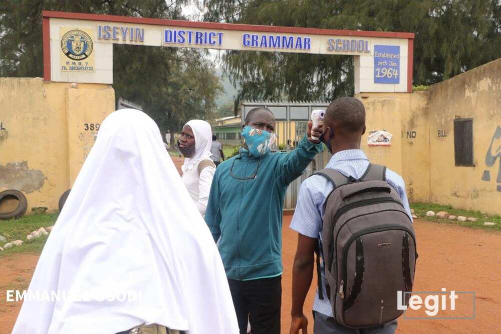 Photonews: Students wear nose mask, wash hands in Oyo state