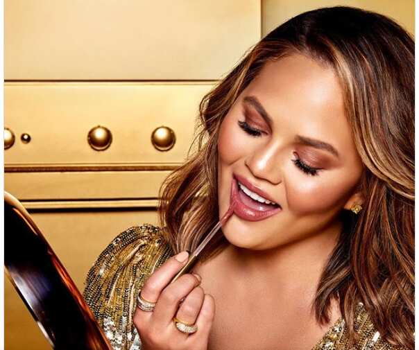 Chrissy Teigen - Age, Family, Bio