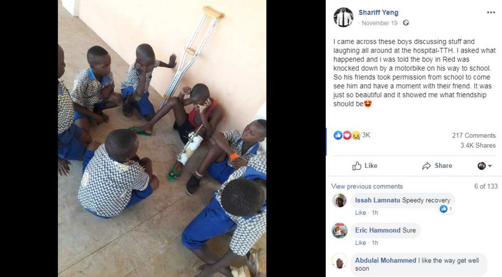 Primary school students melt hearts as they visit their friend at the hospital (photo)