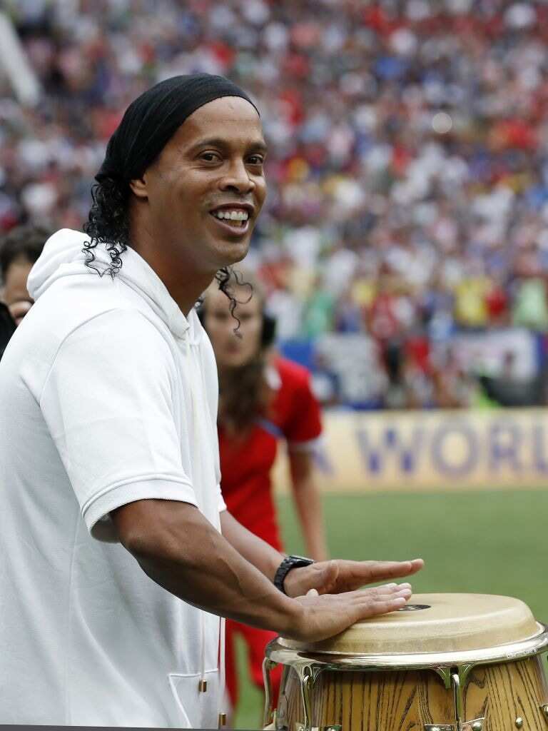 Ronaldinho Wife And Children