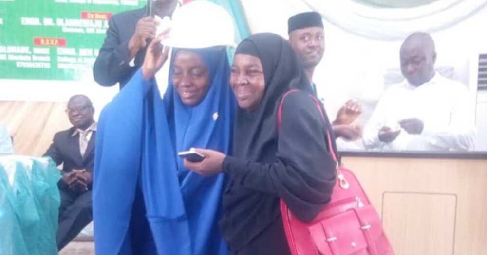 Muslim sister graduates with first class in engineering course from FUNAAB (photo)