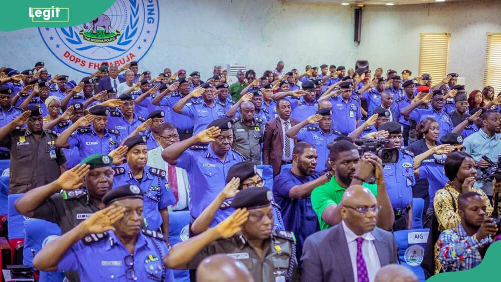 Nigeria police saluting