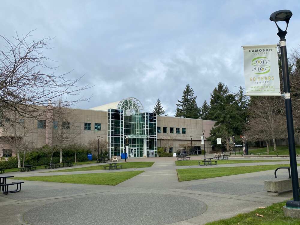 Cheap universities in Canada Cheap universities in Canada