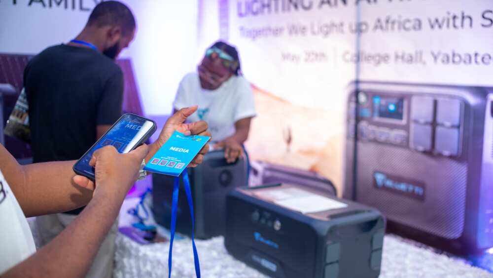 BLUETTI and YABATECH Holds 'Lighting an African Family' Charity Event