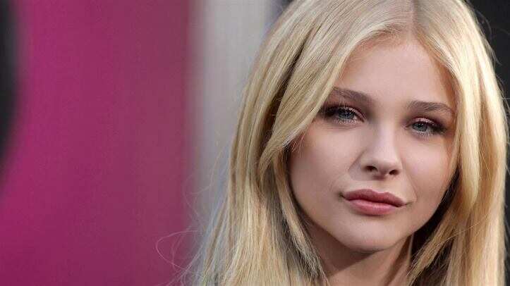Hot blonde actresses under 25