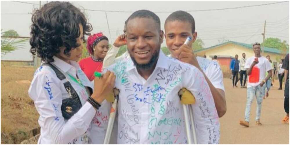 Man Who Lost 1 leg after He was Hit by Stray Bullet during EndSARS Protest Graduates from School