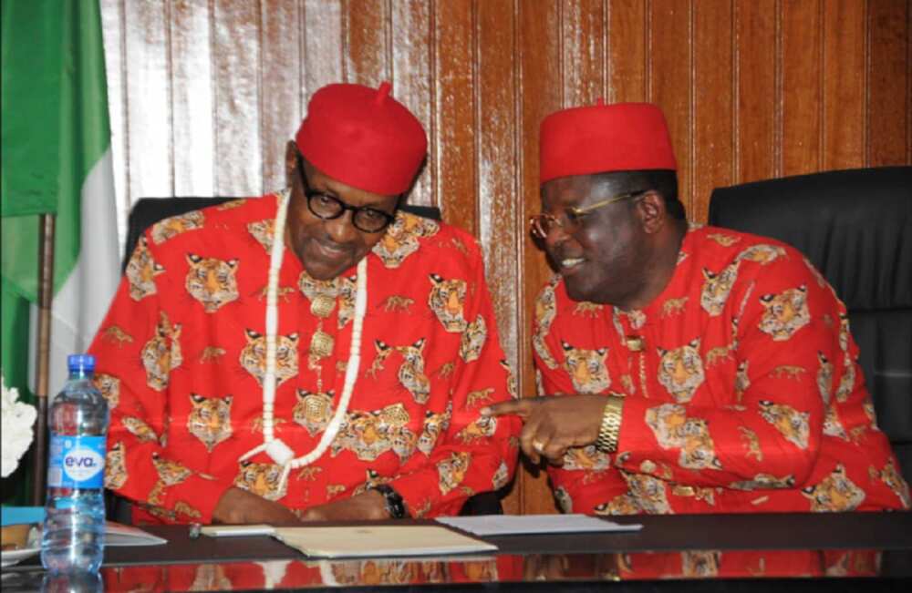 Yadda Buhari ya sanya ni barin PDP zuwa APC, Gwamna Dave Umahi ya magantu (Bidiyo) Yadda Buhari ya sanya ni barin PDP zuwa APC, Gwamna Dave Umahi ya magantu (Bidiyo)