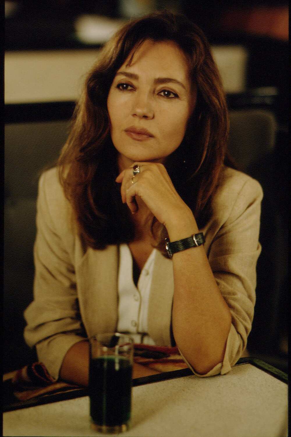 Caroline Cellier sur le tournage du film Délit mineur réalisé par le réalisateur français Francis Girod. (Photo d'Etienne George)