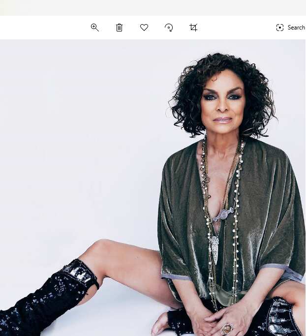 Picture jasmine guy Close Up