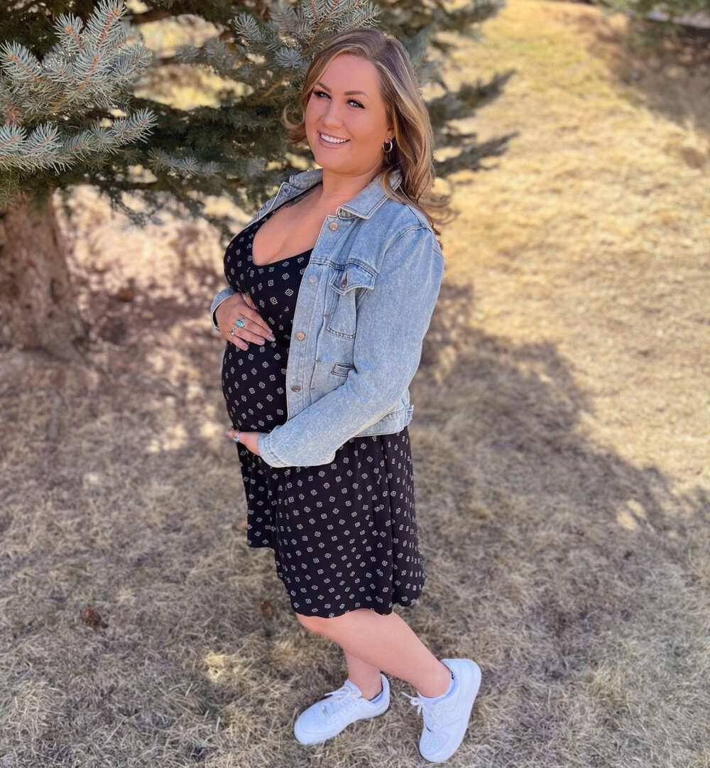 Kendall Rae pregnant