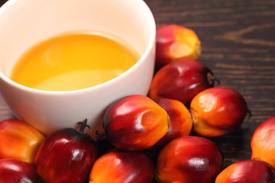 Does palm kernel oil lighten the skin? 