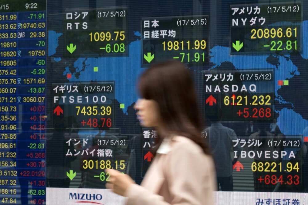 Women in Japan have high levels of education but very few hold senior positions in the business world and politics Women in Japan have high levels of education but very few hold senior positions in the business world and politics