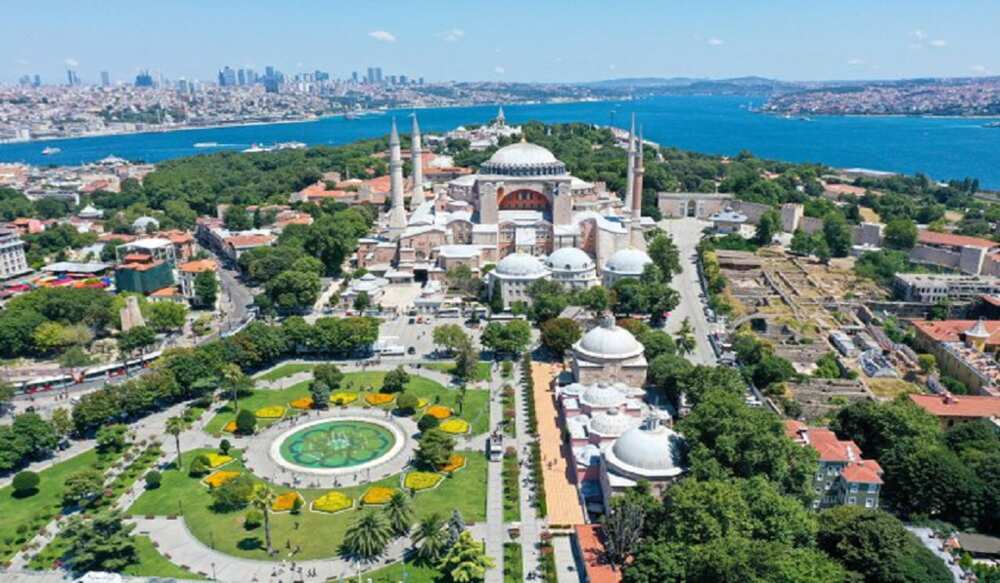 Musulmi sun yi sallar Juma'a ta farko a masallacin Hagia Sofia tun shekaru 86 da su ka gabata