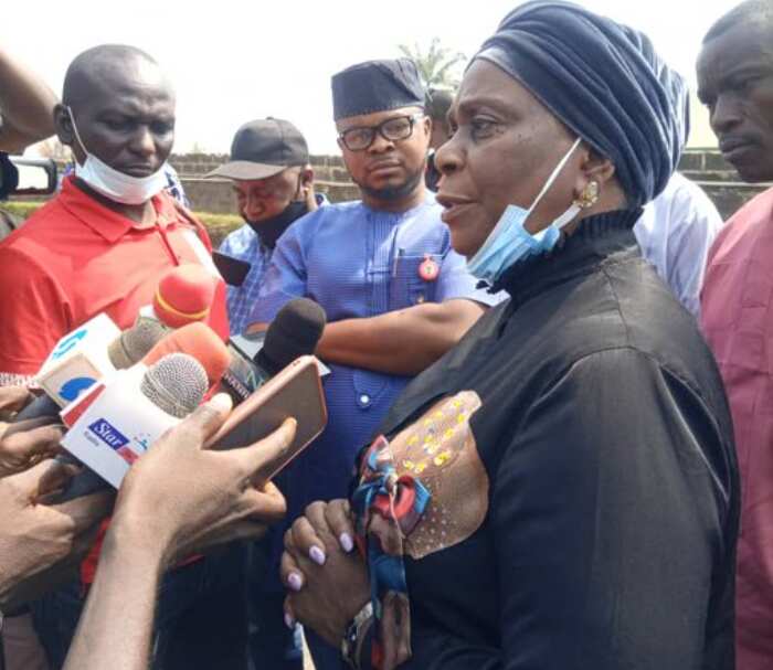 Senator Biodun Olujimi says she may dump PDP.