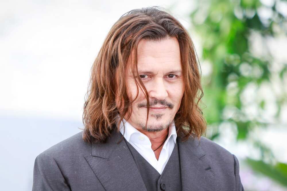 Is Johnny Depp's father still alive?