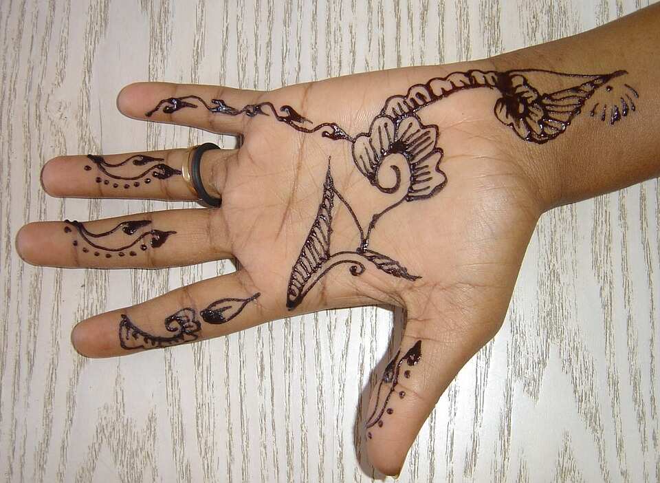 Simple mehendi art