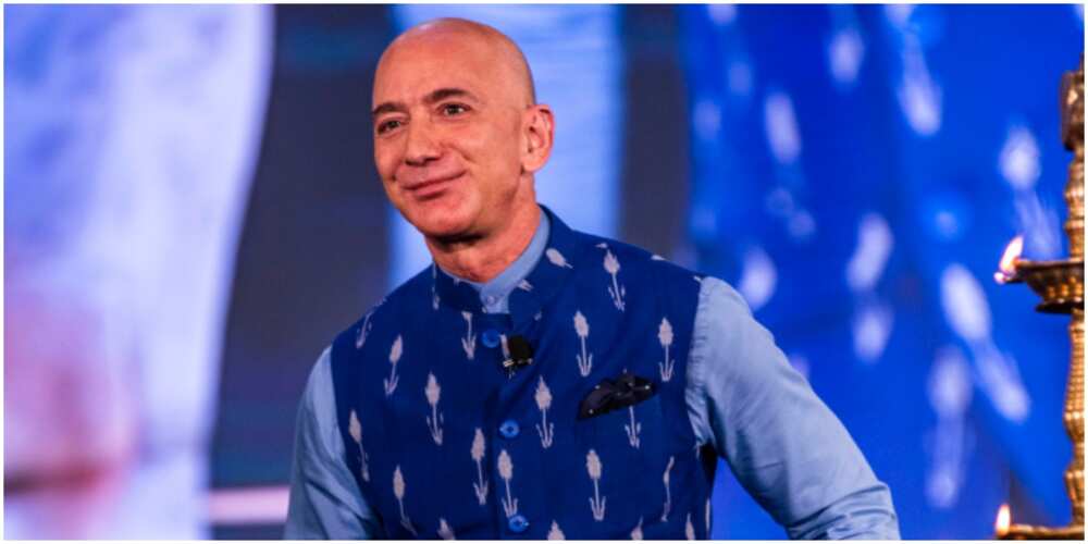 Jeff Bezos' Amazon Denies Plan to Accept Bitcoin From Customers