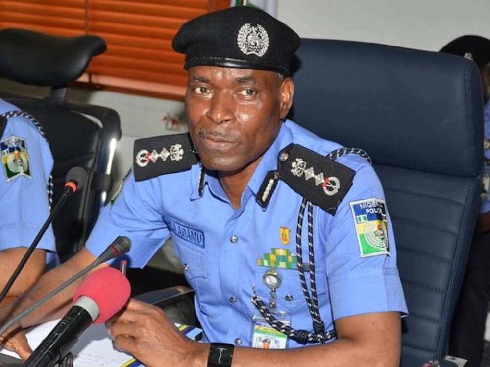 Da duminsa: IGP Adamu ya haramta wa jami'an SARS wasu jerin ayyuka Da duminsa: IGP Adamu ya haramta wa jami'an SARS wasu jerin ayyuka