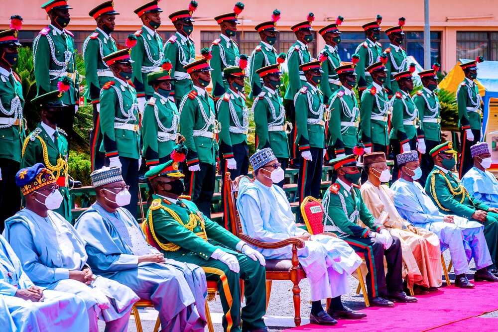 Shugaba Buhari ya halarci taron yayen sabbin Sojoji a NDA (Hotuna) Shugaba Buhari ya halarci taron yayen sabbin Sojoji a NDA (Hotuna)